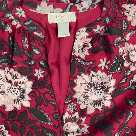 LOFT Outlet Floral MaroonSplit V-neck Shift Dress - Picture 3 of 5